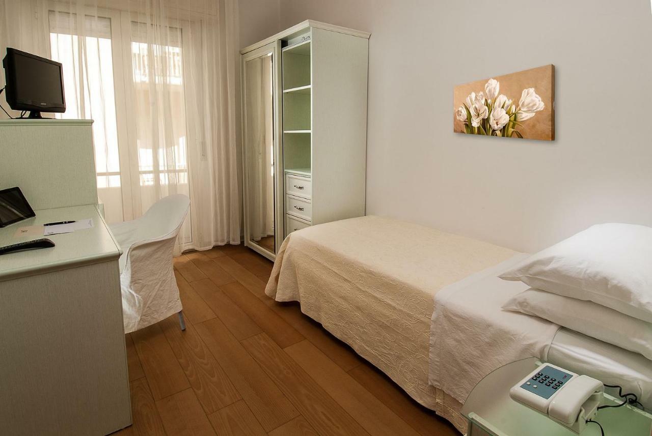 Hotel La Rosa カットーリカ エクステリア 写真