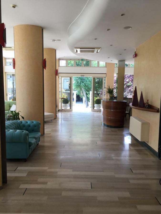 Hotel La Rosa カットーリカ エクステリア 写真