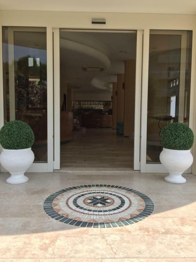 Hotel La Rosa カットーリカ エクステリア 写真