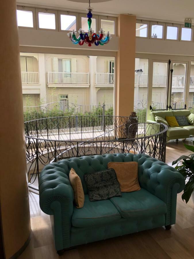 Hotel La Rosa カットーリカ エクステリア 写真