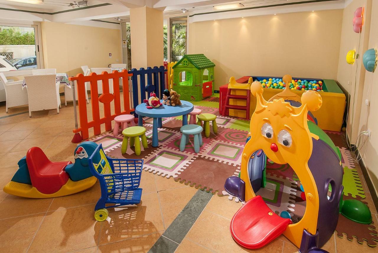 Hotel La Rosa カットーリカ エクステリア 写真